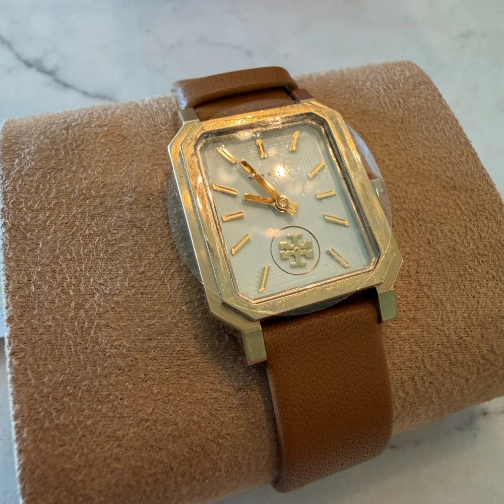 Tory Burch Robinson Watch New in Box with tags